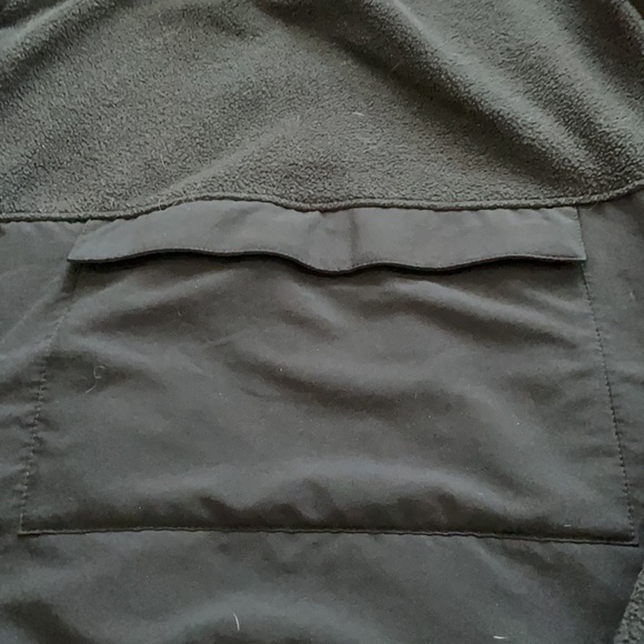 Under armour pull over - Picture 3 of 3